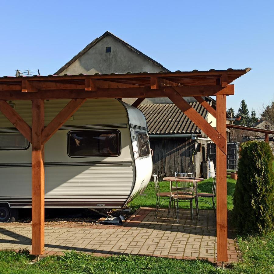 Pole U Mani Wizajny Exterior foto